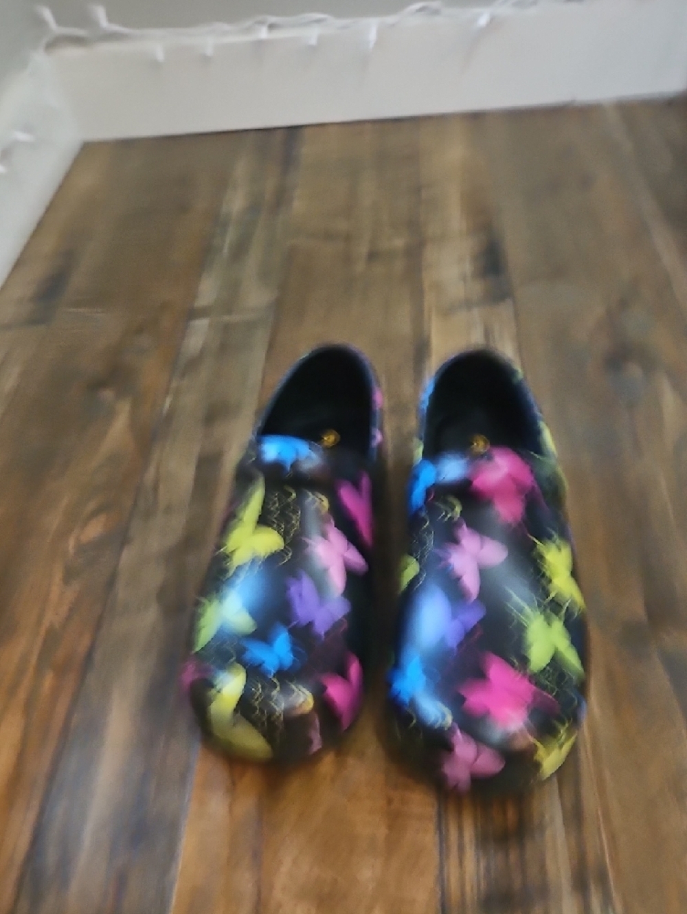 Women's Revel Slip Resistant Waterproof Clogs with Multicolor Butterfly Print - Picture 8 of 11